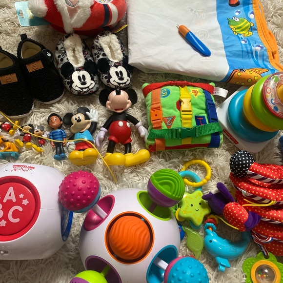 Toy bundle - Picture 3 of 4